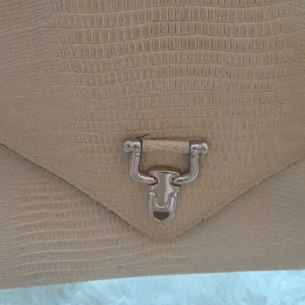 Purse - Picture 2 of 4